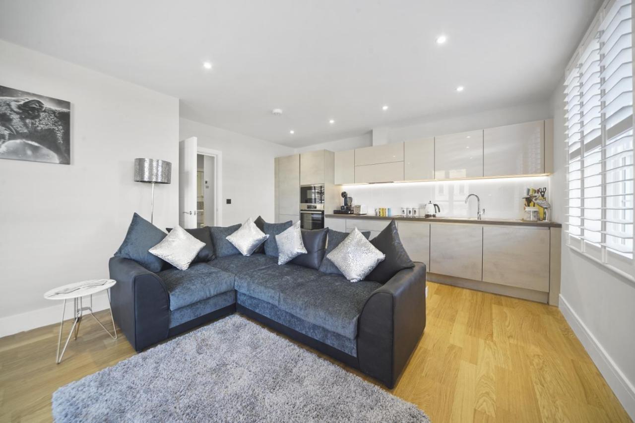 Ferienwohnung Flat 1 Bridge House Staines-upon-Thames Exterior foto