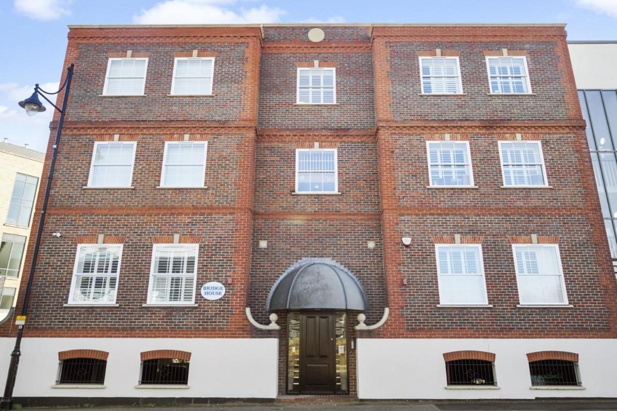 Ferienwohnung Flat 1 Bridge House Staines-upon-Thames Exterior foto